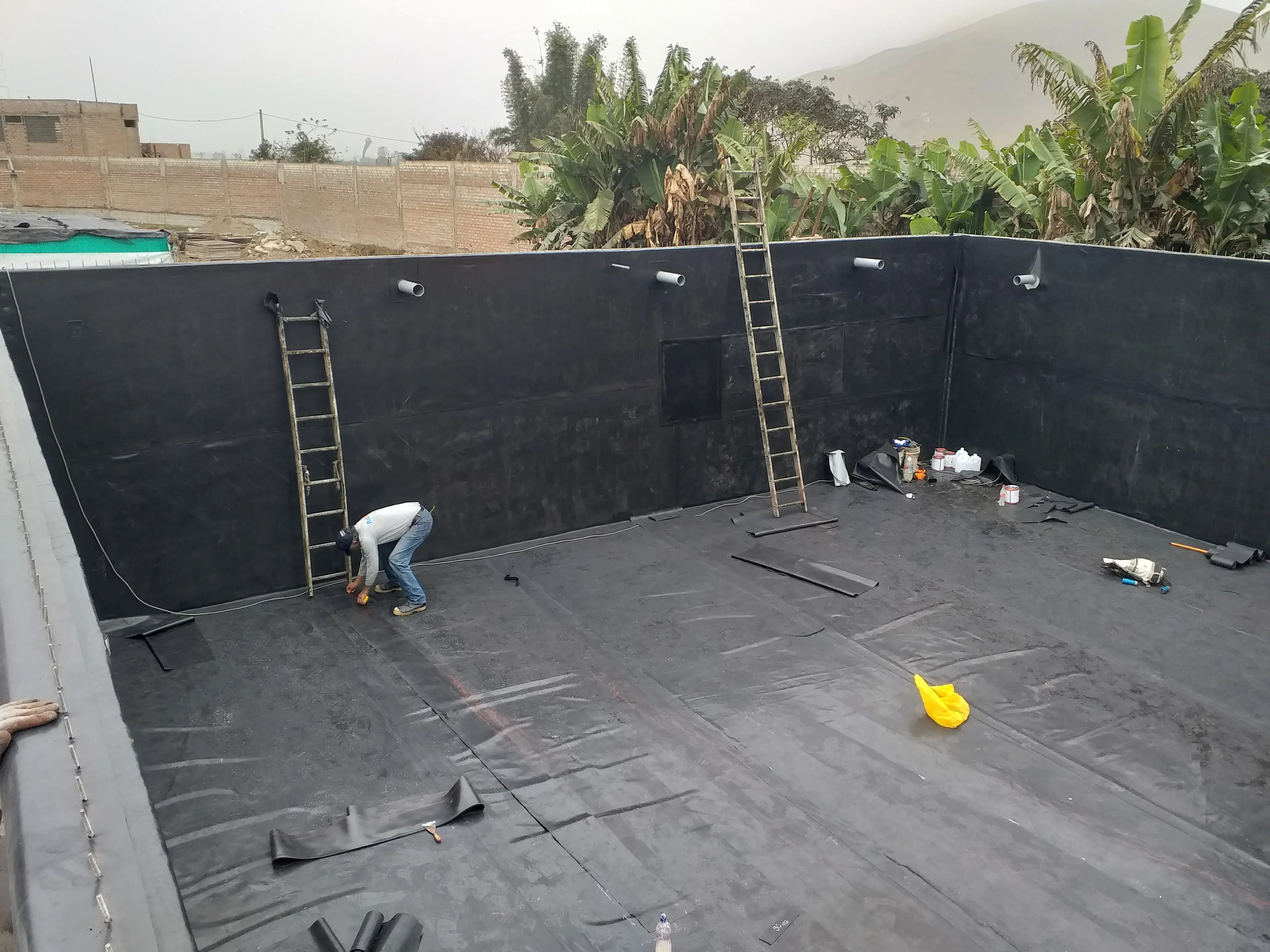 Instalación de biodigestor con geomembrana PVC en Huarmey
