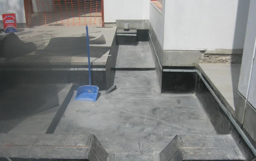 Reparación jardinera de PVC